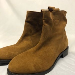 Lightly used suede boots.